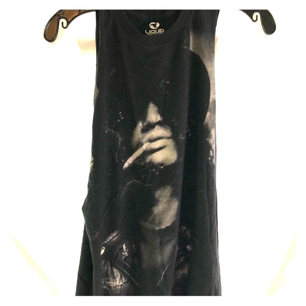 Sleeveless slash tee